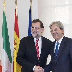 Gentiloni: "Rispetto l'Europa, ma no a manovre depressive"