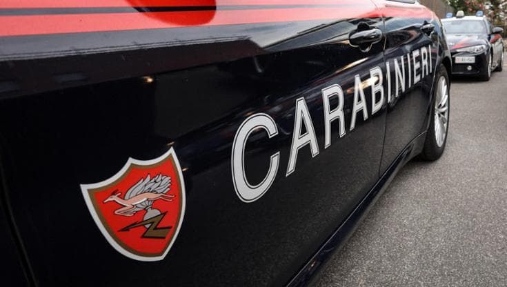 Tentato omicidio a Messina, ferito alla schiena da due colpi di pistola mentre torna a casa in bici