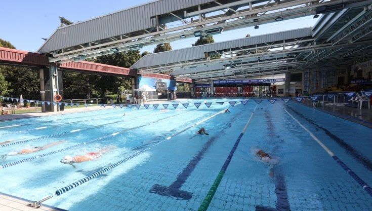 Chiudono le piscine pubbliche. Le società: “Bollette troppo alte”