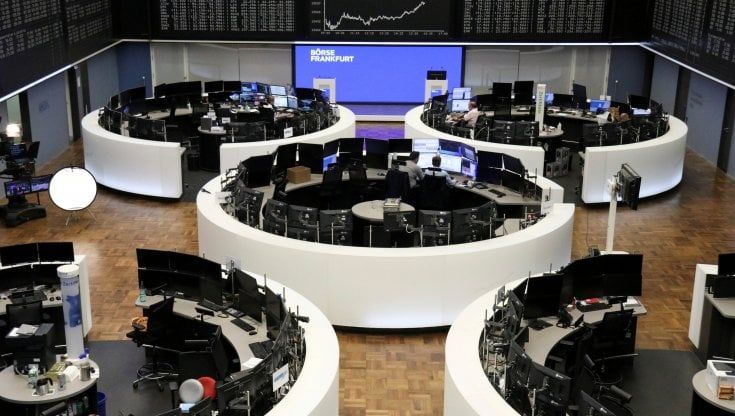 Le Borse di oggi, 3 agosto 2021. Listini europei contrastati, Stellantis corre a Piazza Affari
