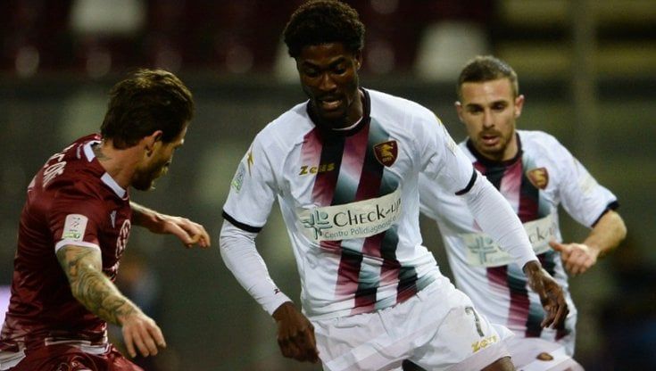 Serie B, la Salernitana spreca un rigore. Con la Reggina è 0-0
