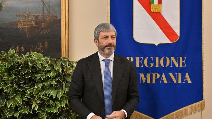 Campania, Fico nomina la giunta: tra gli assessori il vice di De Luca e la fedelissima di Mastella