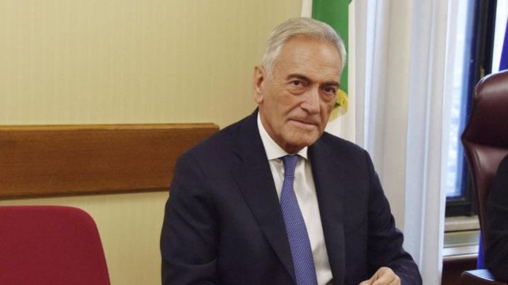 Il mondo del calcio bussa alle porte del governo (ma gli stranieri aumentano)