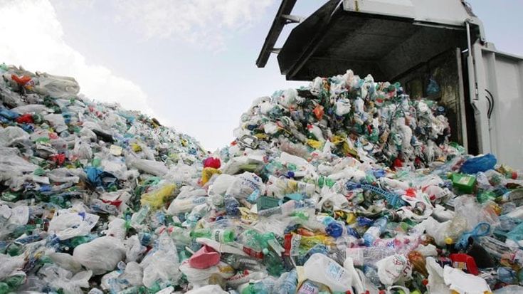 Manfredi: “Il riciclo della plastica è in crisi. Così le tasse sui rifiuti rischiano di aumentare”
