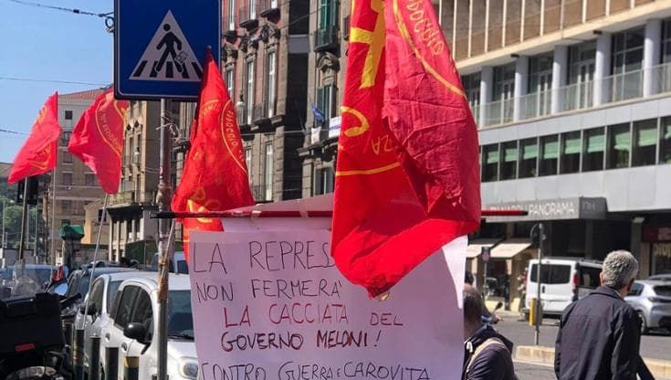 Napoli, perquisizioni ai Carc: “Esaltavano le Brigate Rosse”. C’è un minore