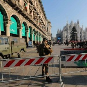 Allerta terrorismo, tre furgoni rubati a Milano: la polizia informa gli 007