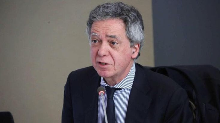 Nando Dalla Chiesa: “Le parentopoli ai concorsi? Come signorotti di campagna inchiodano l’Isola al passato”
