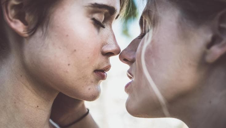 Il bacio è diventato più intimo del sesso?