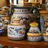 Viaggio nelle città della ceramica: tra le botteghe artigianali per portare il buon gusto a tavola