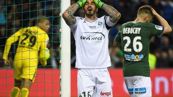 Francia, un autogol nel recupero salva il Psg: a St. Etienne finisce 1-1
