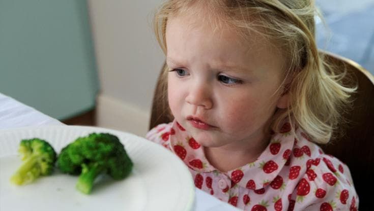 Broccoli, lenticchie e pesce: ecco perché ai bambini i cibi nuovi non piacciono