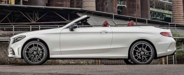Classe C cabrio, atto di forza Mercedes