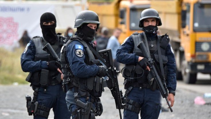Kosovo, la guerra delle targhe incendia lo scontro con la Serbia