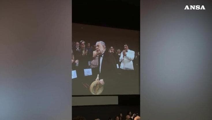 Cannes, standig ovation e lunghi applausi per Coppola alla proiezione di "Megalopolis"