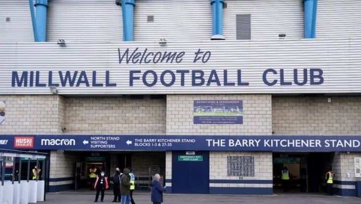 Inghilterra, Millwall: pochi ma 'cattivi'. Ululati dei tifosi contro Black Lives Matter