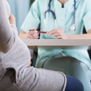 Gravidanza, troppi test non salvano il parto