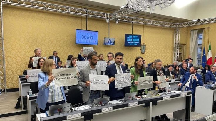 Portati in procura i verbali sui bilanci, la mossa dell’ex assessore dopo la denuncia di Schael