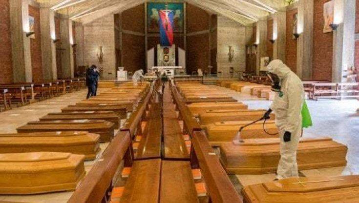 Covid Italia, i morti del 2020 sono quasi 90.000: i risultati di uno studio internazionale