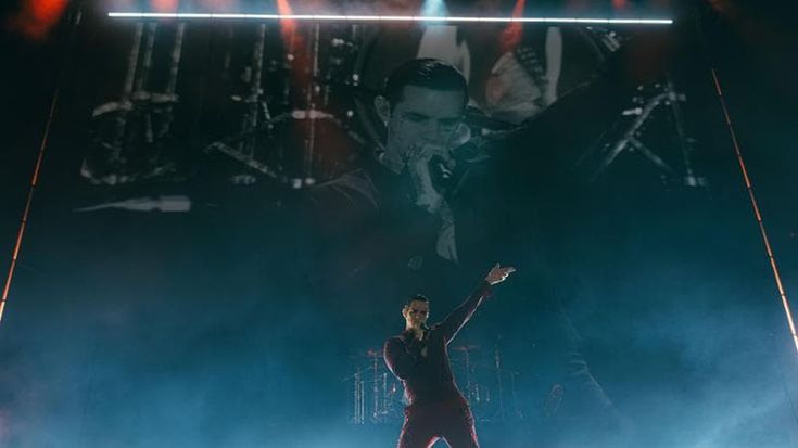 Palasport, Achille Lauro: trionfi e sold out dell’ex maudit