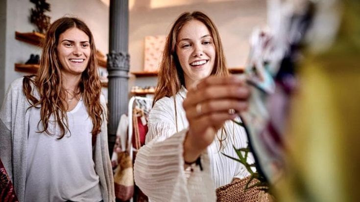 Consumi, maggio a sorpresa in territorio positivo: +1,5% a valore
