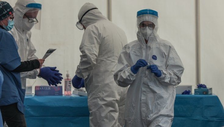 Coronavirus Lazio, il bollettino del 22 ottobre: 1.251 positivi, 623 a Roma. Dal 27 drive-in solo su prenotazione