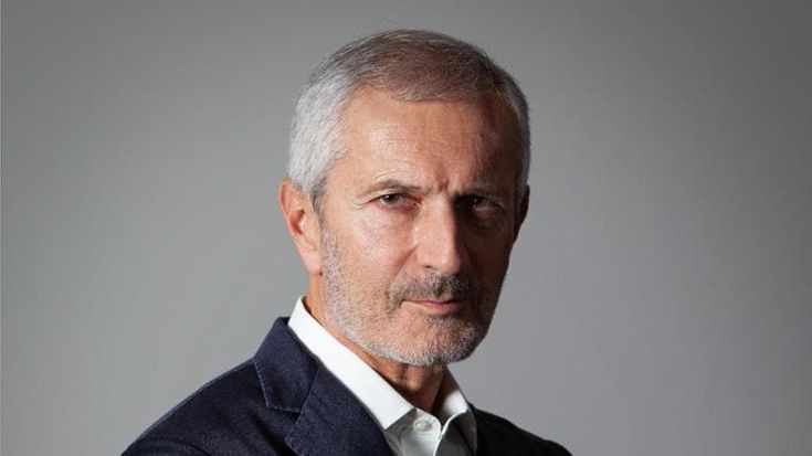 Gianrico Carofiglio porta sul palco l’abilità di saper improvvisare