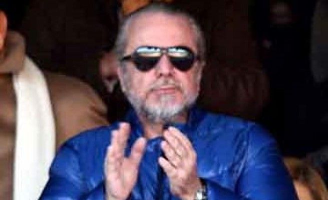 De Laurentiis twitta da Los Angeles:<br />"Invito il Papa al San Paolo"