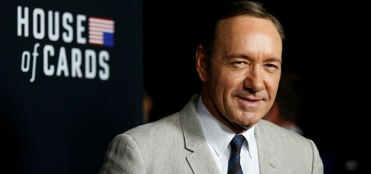 Kevin Spacey, Emmy revoca premio per 'House of Cards'. Sospesa produzione della 6a stagione