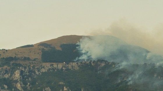 Emergenza incendi, incubo fiamme soprattutto in Abruzzo e nel Lazio 