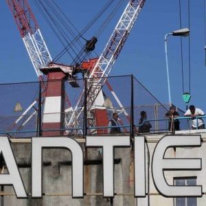 I sindacati: "Fincantieri a rischio in Liguria per lo stallo della vicenda Stx