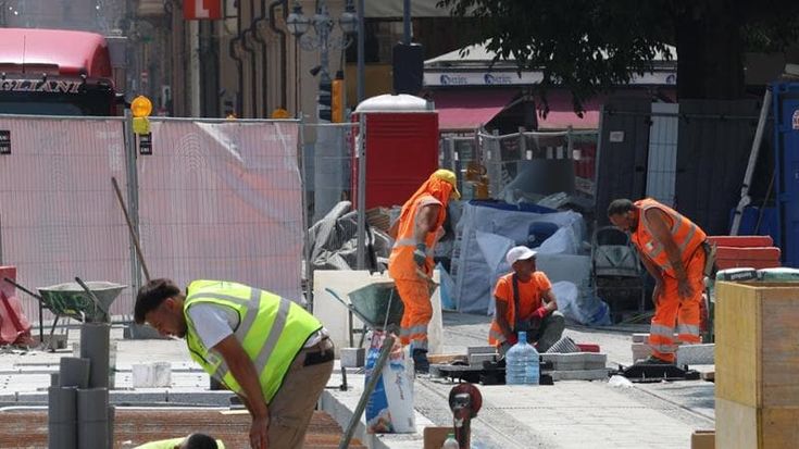 La Regione approva l’ordinanza anti-caldo per vietare le attività nelle ore da bollino rosso