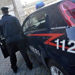 Mazara, colpisce la moglie con 55 coltellate e si getta da un cavalcavia