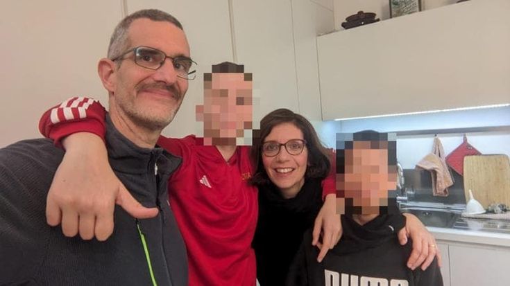 “‘Sono io la mamma’, ho urlato, senza pensare che chi ci vede da fuori non nota somiglianze”