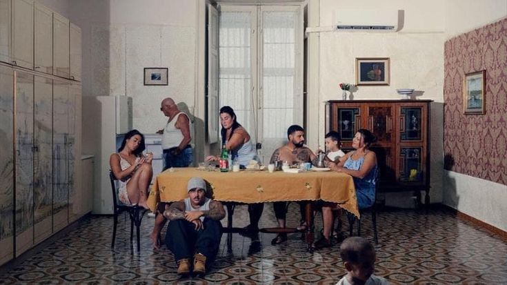 Geolier, “Tutto è possibile”: il nuovo album va dentro Napoli, tra ambizione e vecchi amici