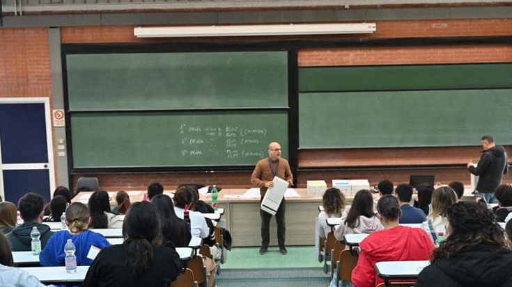 Campania, la grande fuga. Il Cnel: tra il 2011 e il 2024 emigrati 196 mila giovani