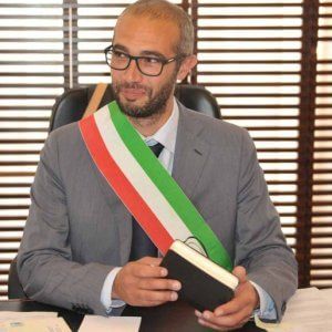Civitavecchia, il sindaco M5s Cozzolino aggredito sotto casa