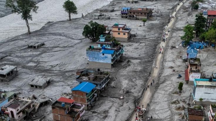 Nepal, nella città santa inghiottita dal fango. “Qui tutto è perduto”