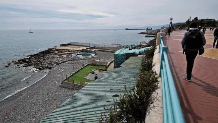 Genova, gli ex Bagni Capo Marina diventano spiaggia pubblica: ecco cosa cambia da giugno