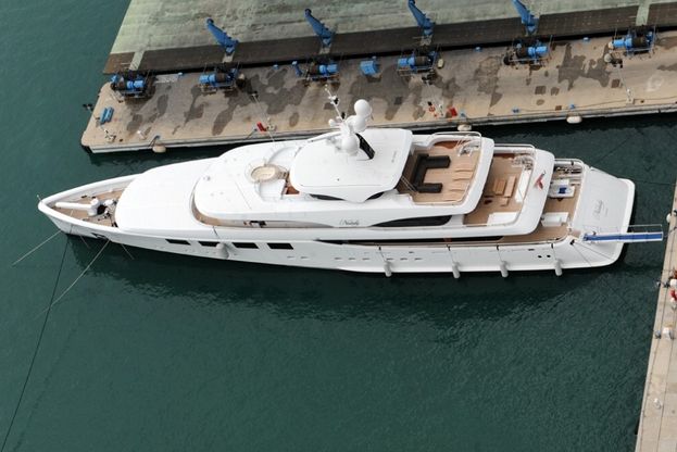 Nataly, lo yacht del presidente Putin al porto di Livorno