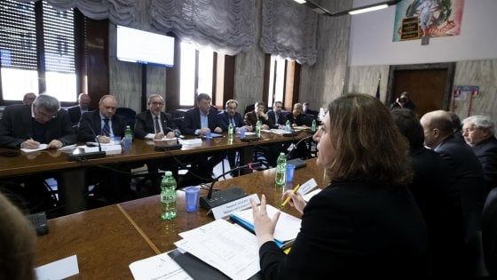 L'Italia invecchia, mina sulle pensioni del futuro. Ma gli 'anziani' sono oro per le imprese: consumano 200 miliardi