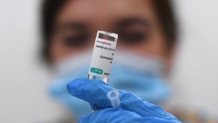 Toscana: "Slitta la consegna di 70 mila vaccini AstraZeneca", saltano gli appuntamenti del 1 aprile