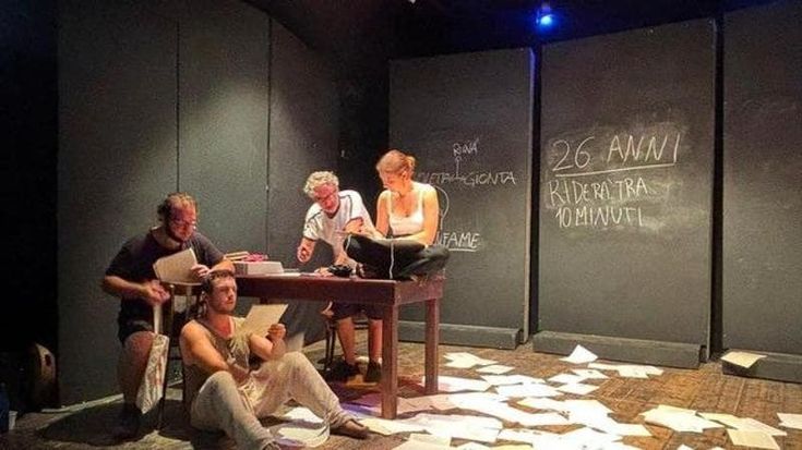 Maschio Angioino tra teatro e storia