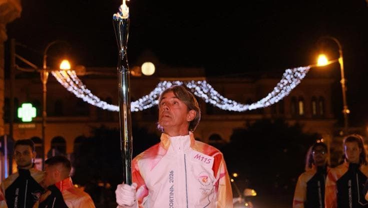 La Fiamma olimpica di Inzaghi e 48 tedofori accende Palermo. Antibo: “Passerella per gli amici”