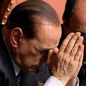 Il caso de Magistris agita Fi. I fedelissimi di Berlusconi: "Due pesi e due misure"