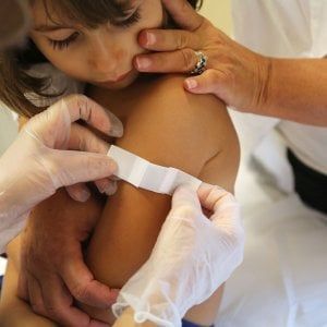 Vaccini, partite 146.000 lettere-certificato per i ragazzi dai 6 ai 16 anni