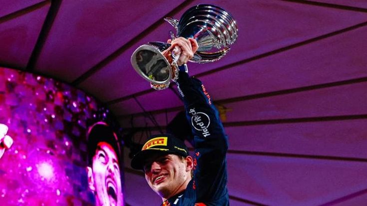 Max Verstappen a Viareggio, il pilota in visita ai cantieri per acquistare uno yacht