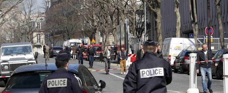 Francia, lettera esplosiva a sede Fmi di Parigi: assistente ferito a mani e viso