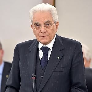 Migranti, Ue: opzione militare per colpire traffico uomini. Alfano: "Affondare barconi prima che partano"