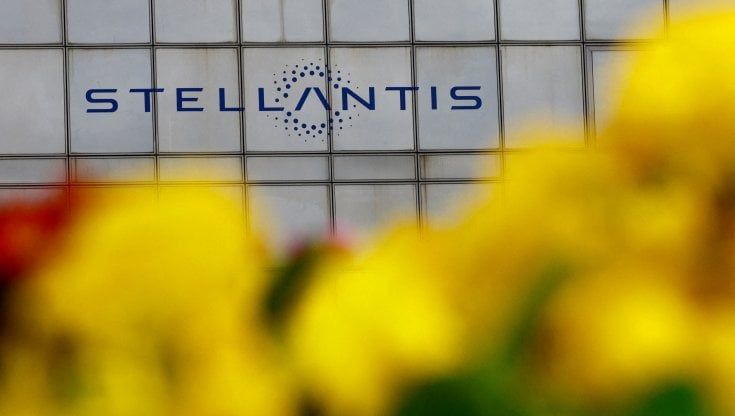 Stellantis, Fim-Cisl: "La crisi dei chip pesa come la chiusura di una fabbrica". Perse 200mila auto 