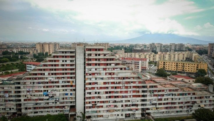 Scampia, i tre bimbi tolti alla famiglia dopo il tentato linciaggio dello zio 